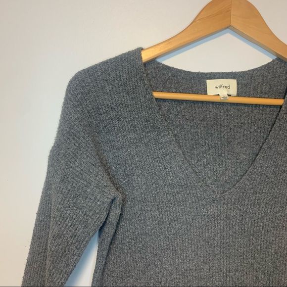 Wilfred Aritzia Henon deep V neckline grey sweater size small - Picture 3 of 12